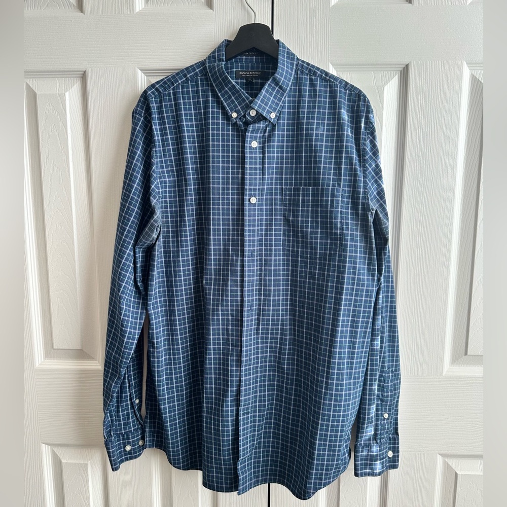 Banana Republic Blue Casual Button Down Shirt